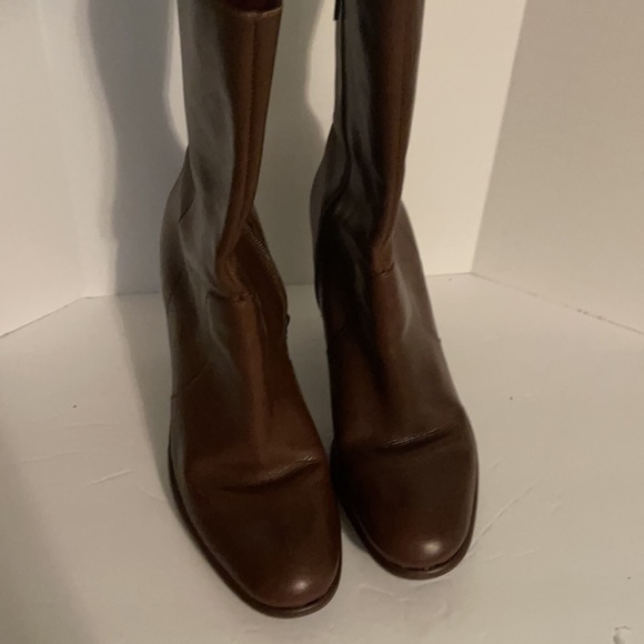 Tommy Hilfiger size 9.5 - Picture 2 of 5